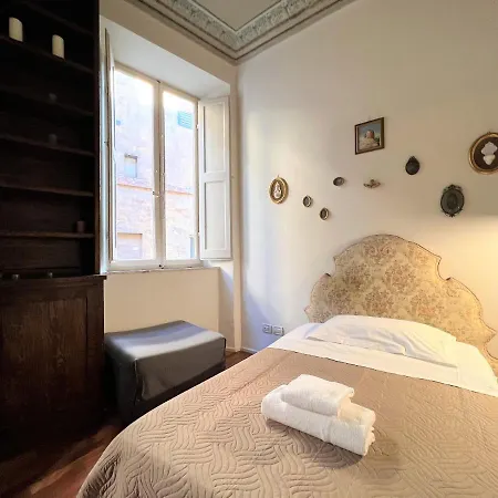 Bandini: Eleganza Nel Cuore Di * Siena