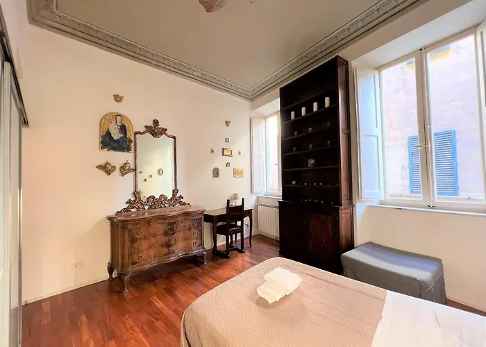 Bandini: Eleganza Nel Cuore Di シエーナ