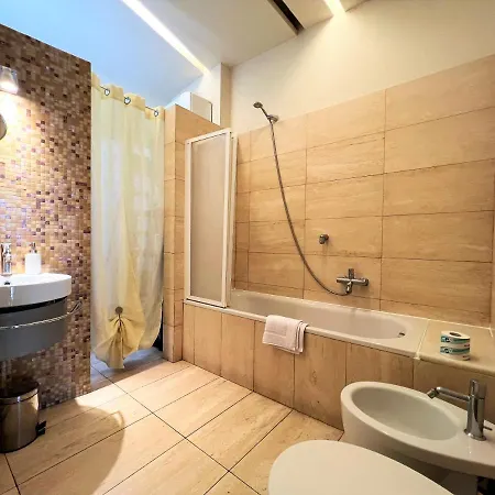 Bandini: Eleganza Nel Cuore Di *