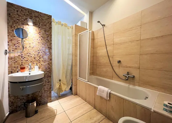 Bandini: Eleganza Nel Cuore Di *