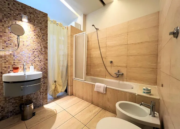 Bandini: Eleganza Nel Cuore Di *